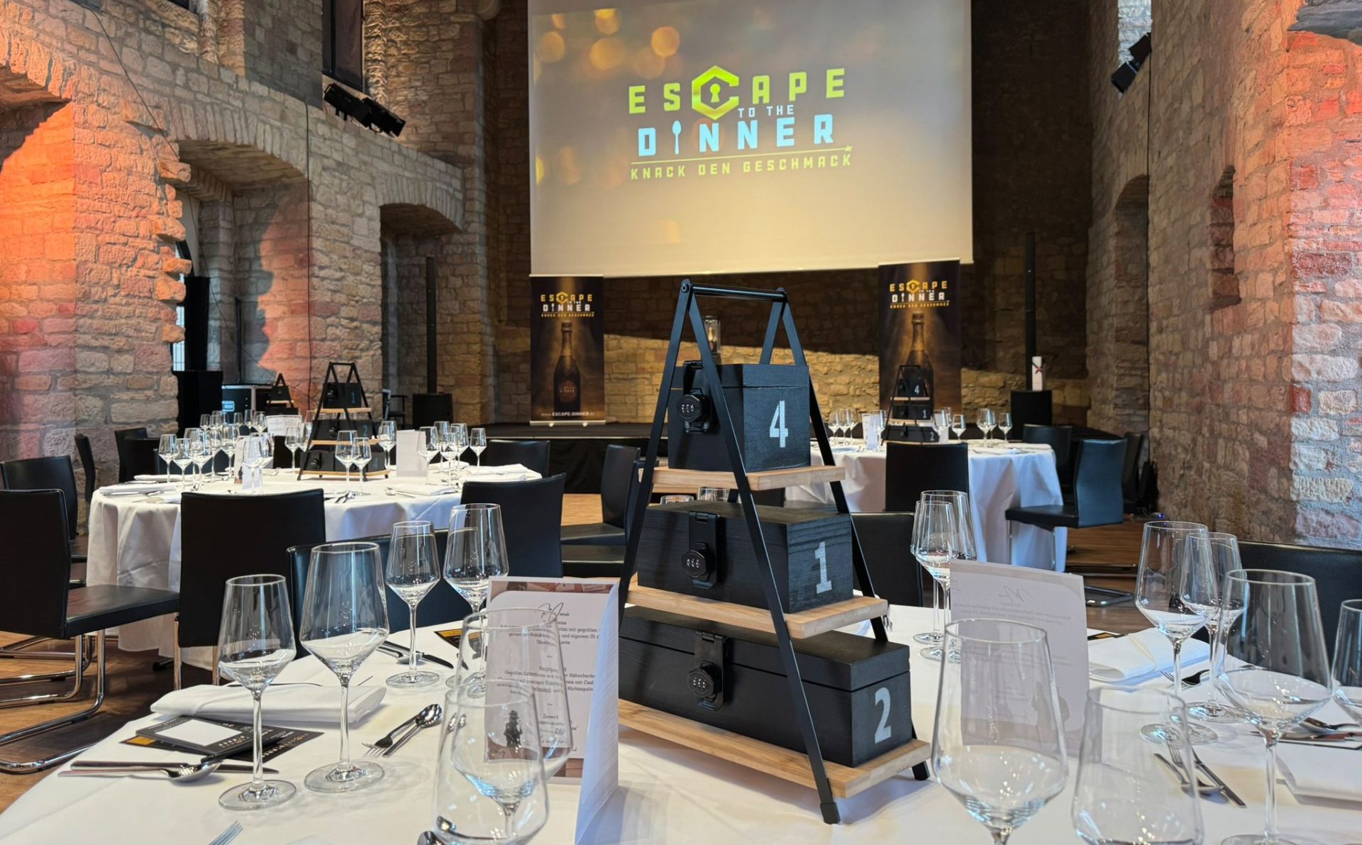 Tischstuhl mit Blick auf das Restaurant